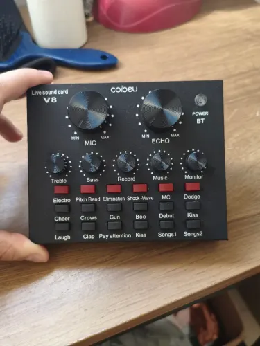 Mesa de áudio V8 Coibeu