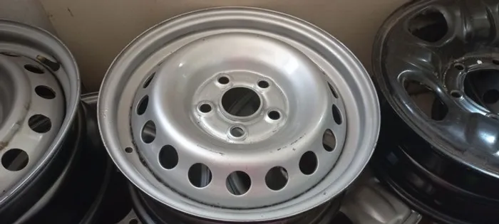 Roda VW Amarok aro 16 de ferro original unidade valor mínimo