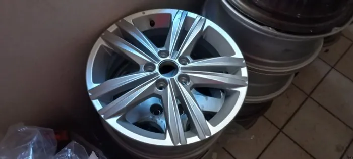 Roda VW Polo aro 15 original unidade avulsa valor mínimo