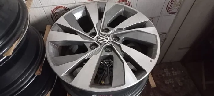 Roda VW Polo aro 16 original unidade avulsa valor mínimo consulte o jogo