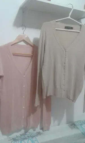 Kit com 2 Cardigans Tamanho P em excelente estado!!!!