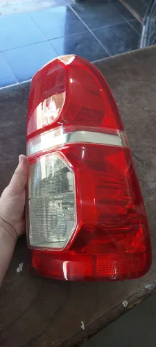 Lanterna hilux 2013 2014 2015 paralela
