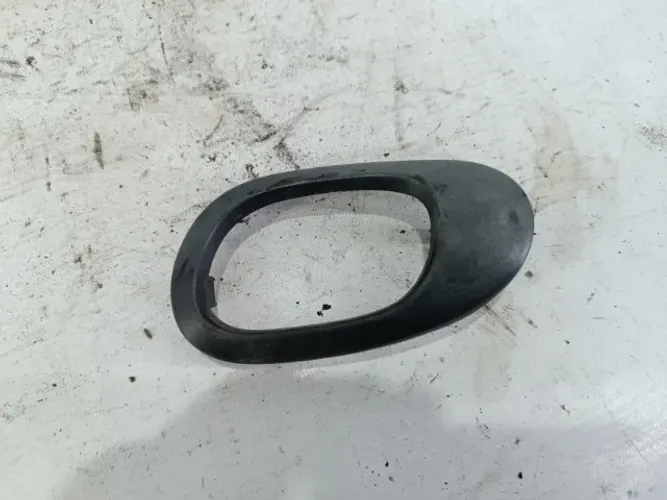 Moldura interna maçaneta traseira direita Peugeot 206 207 02-10