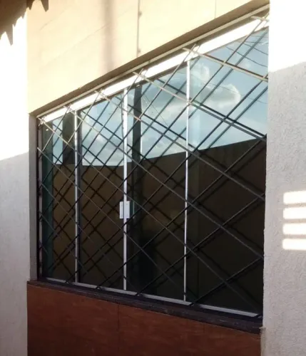 MOVEIS ESTILO ESDUSTRAIS ,GRADES DE PORTAS E JANELAS ETC....