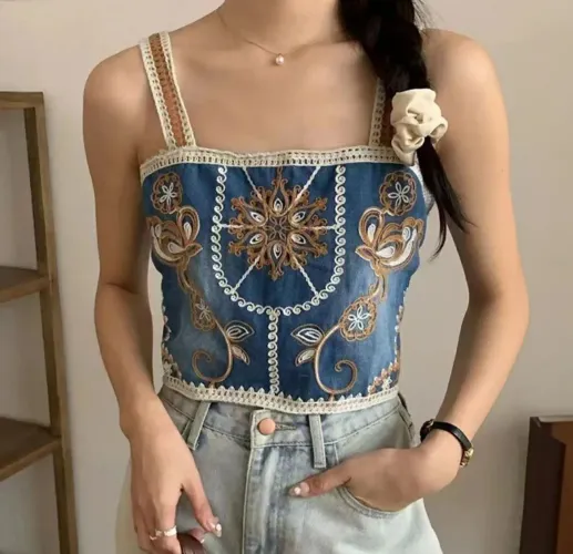 Blusa bordada importada NOVA