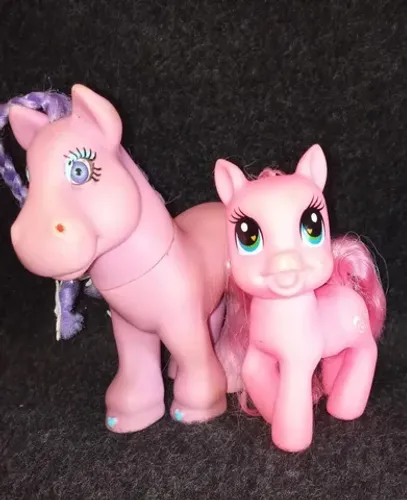 Barbie Coleção My Little Pony com dois brinquedos juntos.