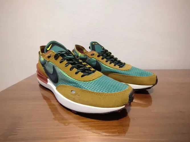 Nike Waffle One SE Golden Moss 42