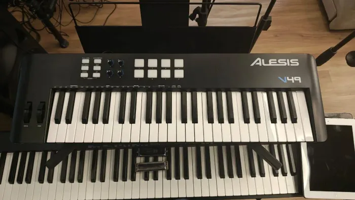 Controladora Alesis V49