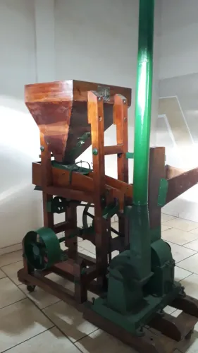 Raro e antigo Moinho lucato, relíquia histórica!