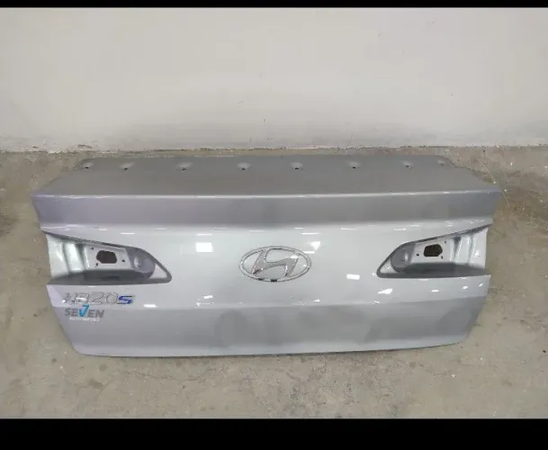 Tampa traseiro HB20 sedan 2020