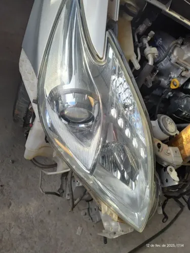 F farol direito Toyota Prius 2015