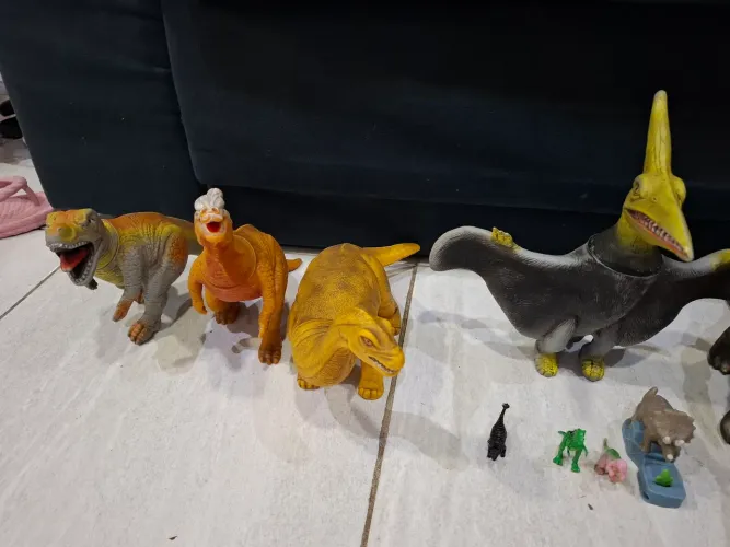 Dinossauros de plástico - PARA VEMDER LOGO unidade