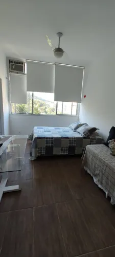 Conjugado em Laranjeiras recém pintado e semi mobiliado