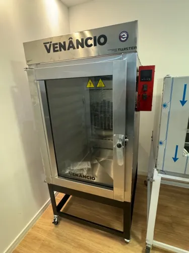 Forno Industrial Venâncio Twister 10 telas trifásico 380w novo