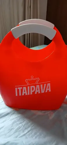 Bolsa tipo cesto em plástico duro