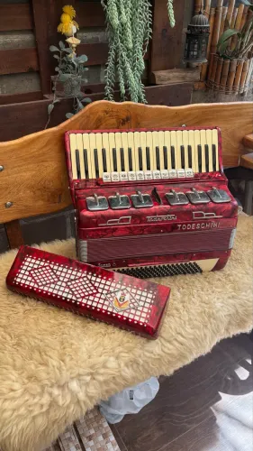 Acordeon Todeschini Super 8 