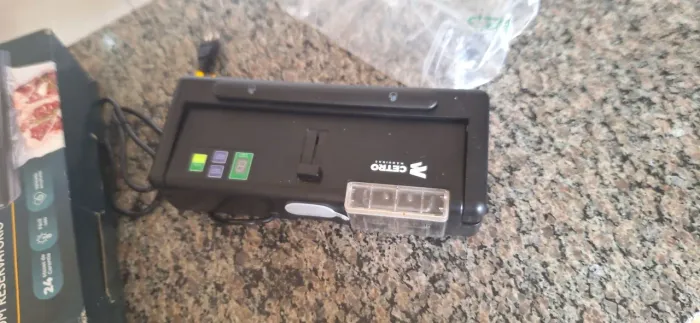 Vendo Embaladora a vácuo comercial com reservatorio. Modelo cpvs 280R. Seminova 110v