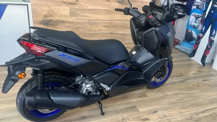 YAMAHA XMAX 300 CONNECT 25/26