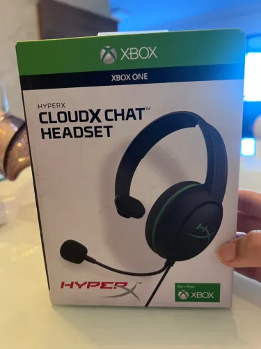 Headset / fone HyperX CloudX Chat para Xbox One