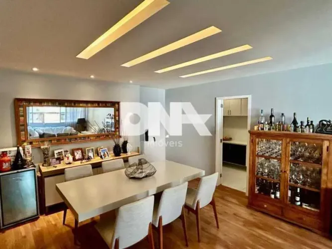 Apartamento : / Residencial / Lagoa