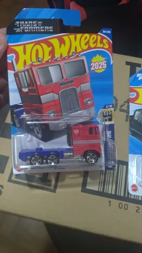 Hot Wheels Transformers Optimus Prime, Mario Kart, Mustang, Formula 1 Red Bull, El camino