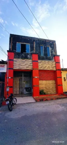 //Casa com quintal no Monte das Oliveiras