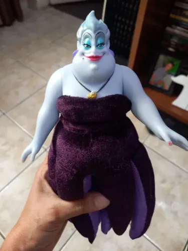 Ursula bruxa do mar pequena sereia 
