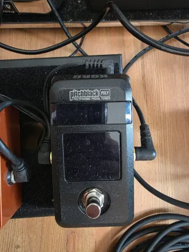 Pedal Afinador Para Guitarra E Baixo Korg Pitchblack Preto Preto