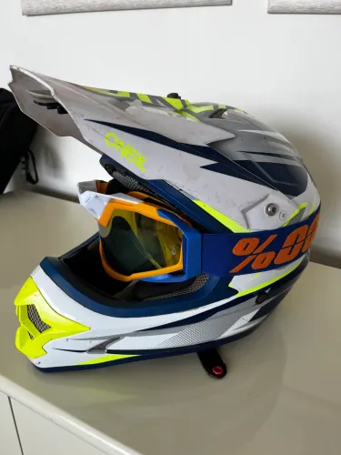 Capacete oneal kros com óculos 