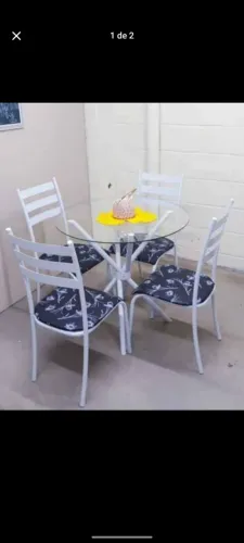 Mesa 4 cadeiras