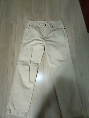 Calça Wrangler tamanho 44 Off White