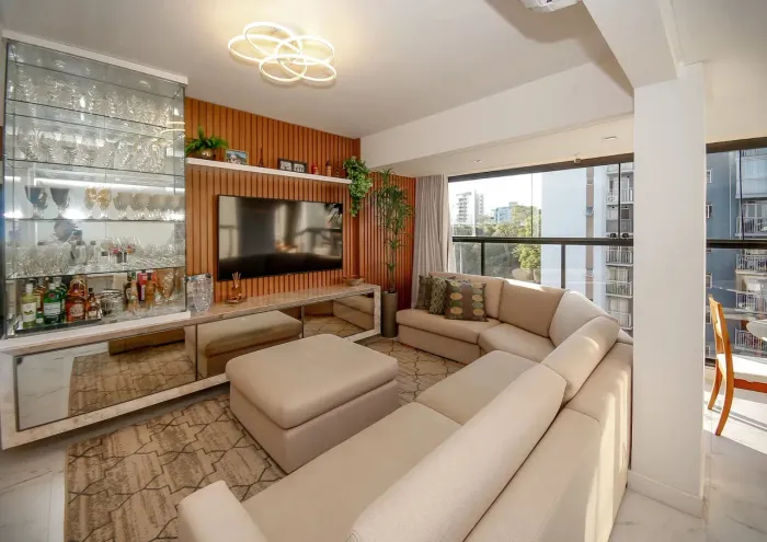 Apartamento planejado com varanda integrada para venda