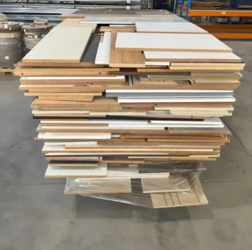 Retalhos mdf 18mm cores e tamanhos variados 3,7 metros cúbicos