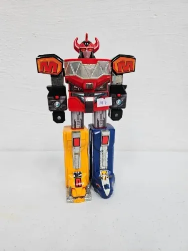 Boneco Megazord Power Rangers 1991 Bandai 22cm (Sem espada e escudo)