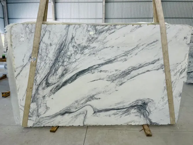 Pisos em Mármore branco tamanho 90x90