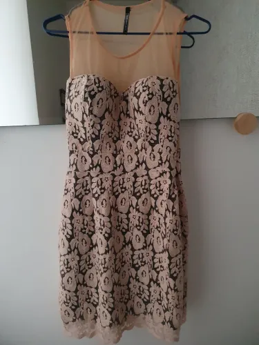 Vestido P transparente nas costas