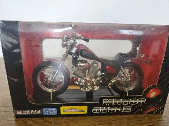 Moto miniatura Virago 1:13