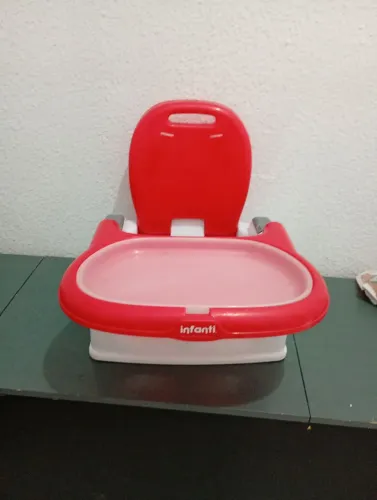Cadeirinha de alimentação