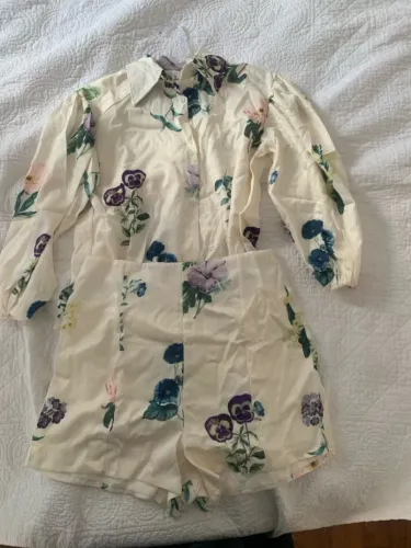 Conjunto Floral Elegante, camisa e shorts