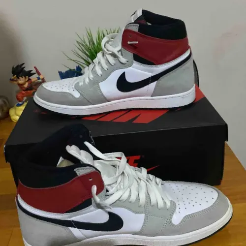 Air Jordan 1 Retro High OG 'Smoke Grey'