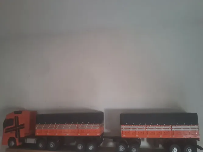 Miniatura de carreta 9 eixos