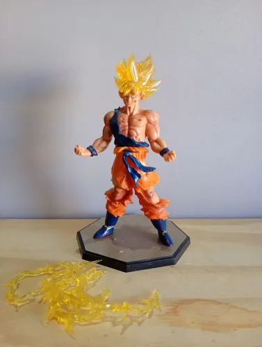 Action Figure Goku Super Saiyajin