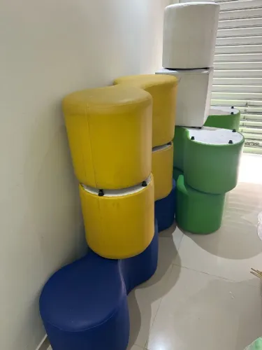 VENDO PUFFS UM, DOIS E TRÊS LUGARES