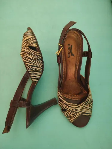Sandália salto alto 36
