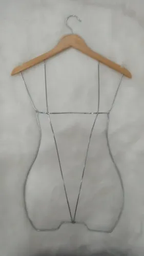 Cabide de roupas - 3D - Não entrego