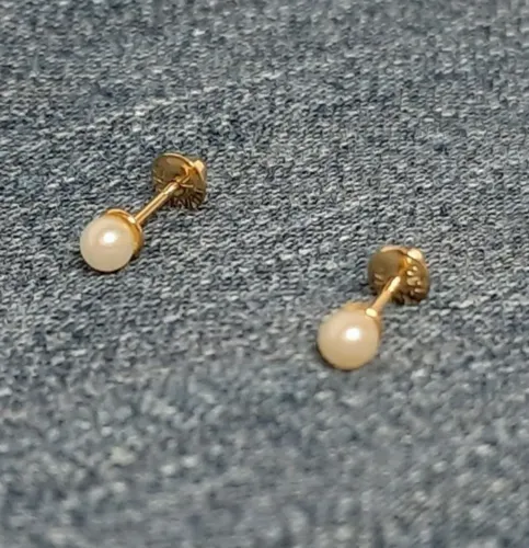 brinco baby de ouro 18k amarelo e pérolas vivara