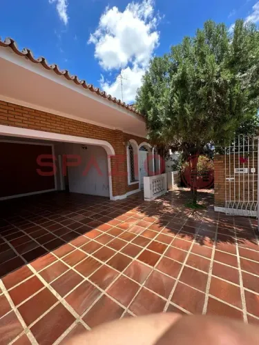 Taquaral, Campinas Casa à Venda com 3 Quartos, Suíte e Cozinha Planejada