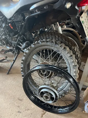 Rodas XRE 300 novas é usadas.traseira