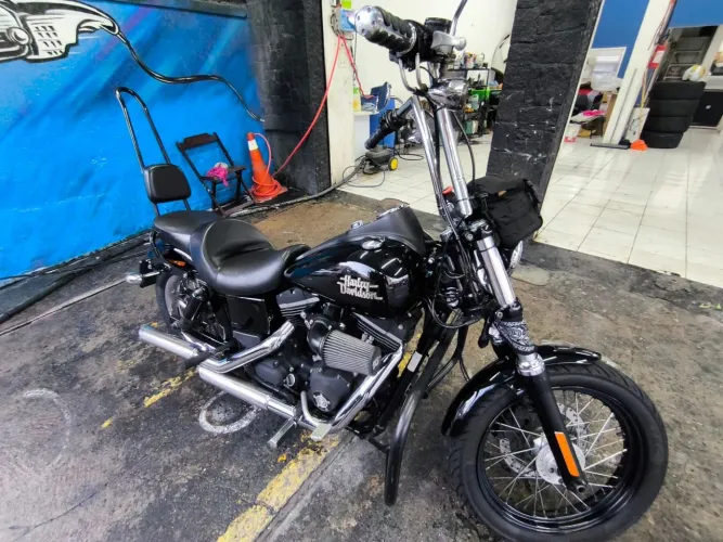Harley Davidson Dyna Street Bob 2015