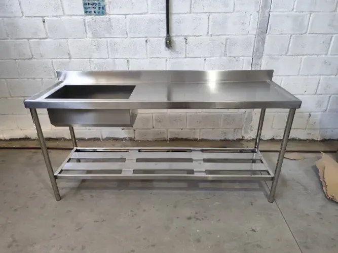 Pia de Inox 1 Bojo - Prateleira Gradeada Inclusa, Design Prático e Resistente